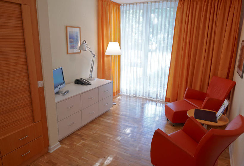 Отель Top Commundo Neuss