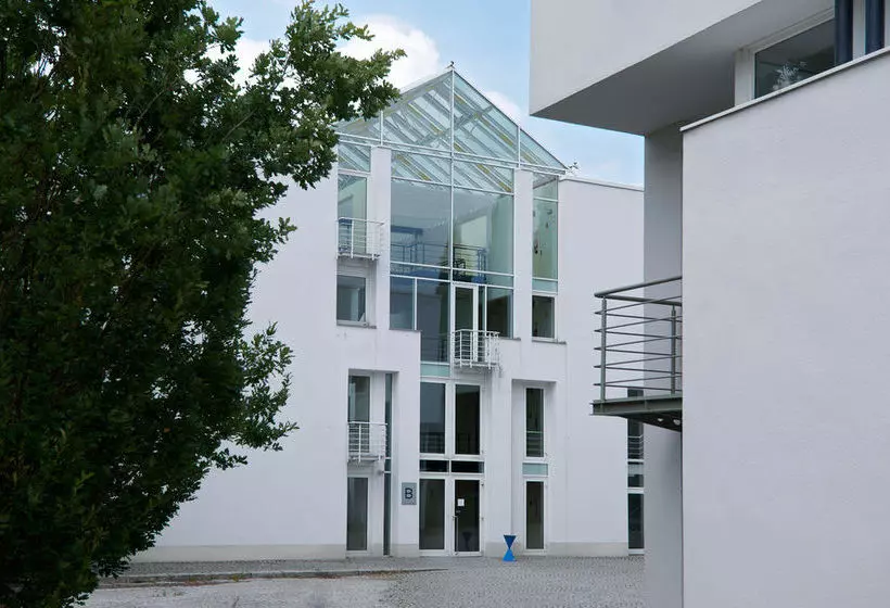 Отель Top Commundo Neuss