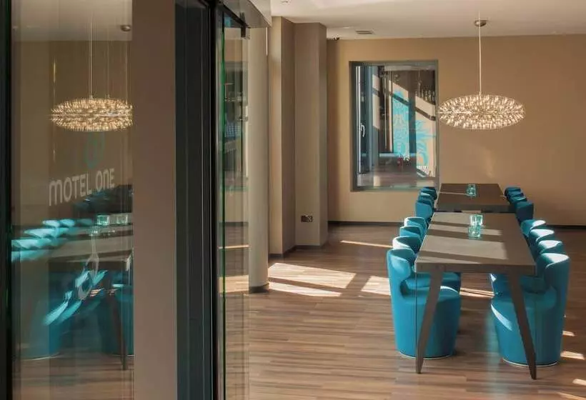 Motel One Stuttgart Feuerbach