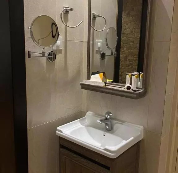 القصر للاجنحة الفندقية احد رفيدة