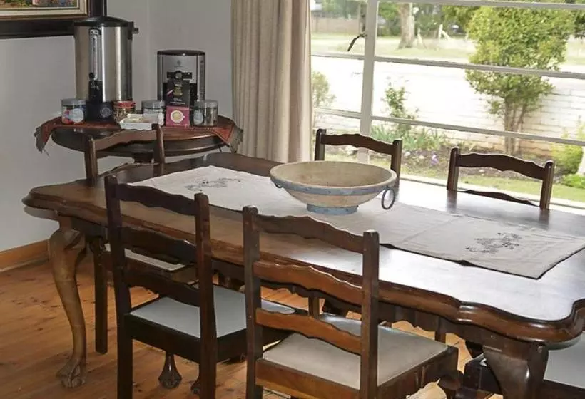 Aamiaismajoitus (B&B) Charlie S Place