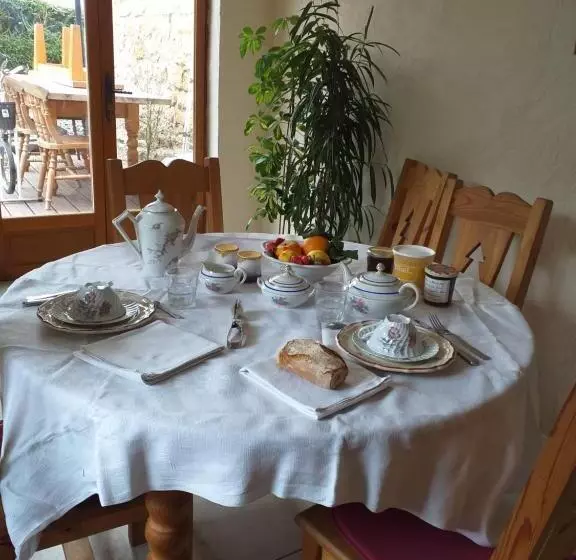 ベッドアンドブレックファースト La Petite Maison Du Sabot