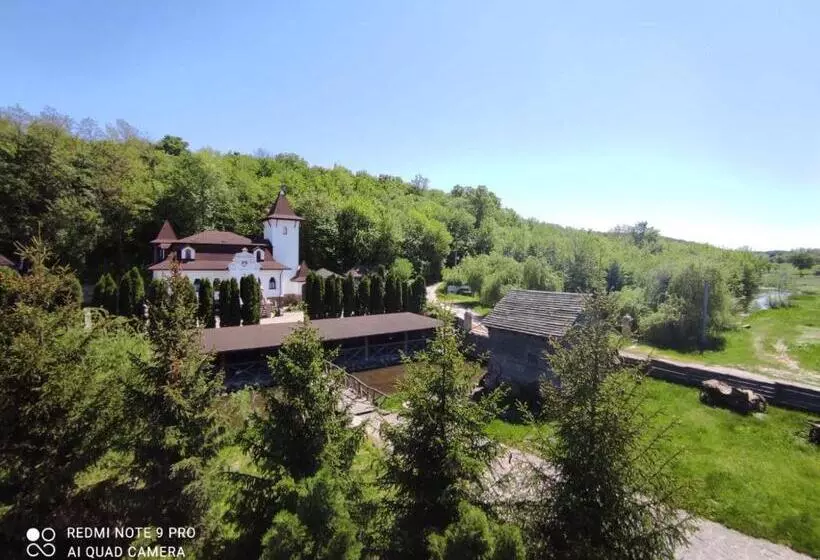 ホテル готельний комплекс трапезна