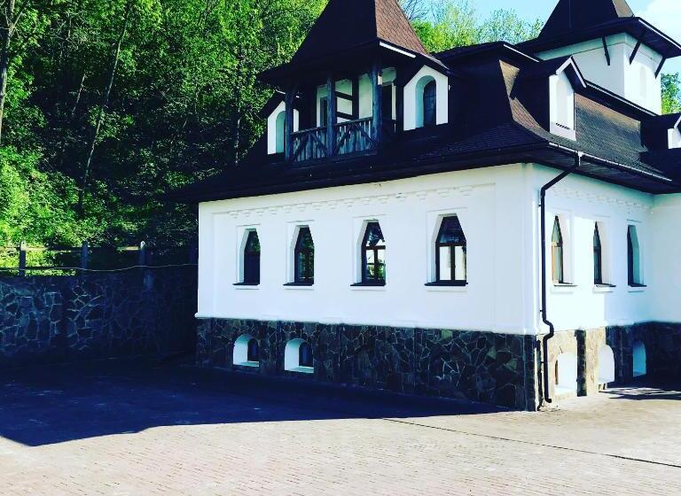 Отель готельний комплекс трапезна