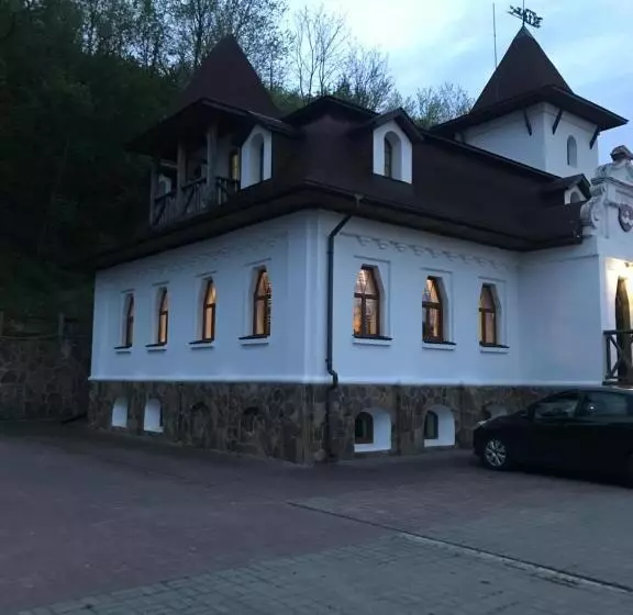 ホテル готельний комплекс трапезна