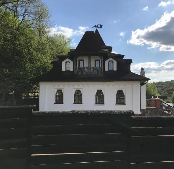 Отель готельний комплекс трапезна