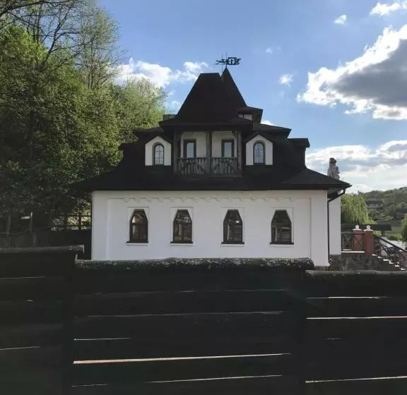 ホテル готельний комплекс трапезна