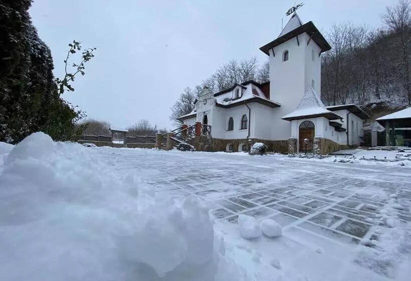 ホテル готельний комплекс трапезна