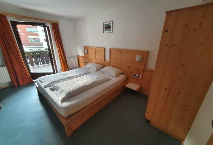 Hotel Albergo Bar Ristorante Dolomia