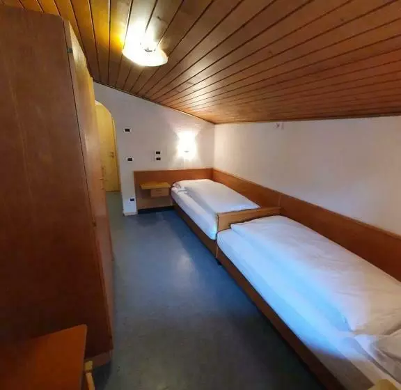 Hotelli Albergo Bar Ristorante Dolomia