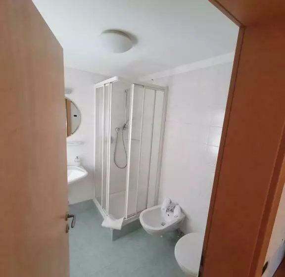 Hotelli Albergo Bar Ristorante Dolomia