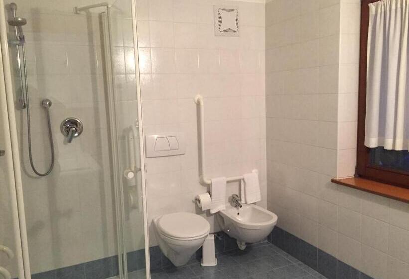 Hotel Albergo Bar Ristorante Dolomia