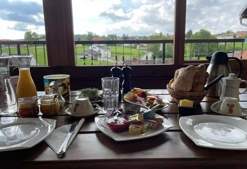 ホテル Gasthof Wösner