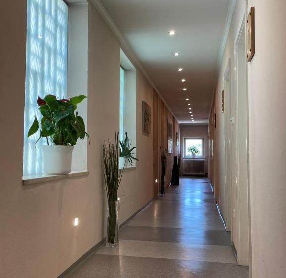 Hotelli Gasthof Wösner