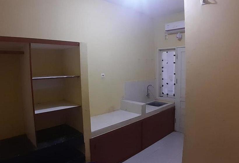 Hotel Koolkost Syariah Near Universitas Hasanuddin Makassar