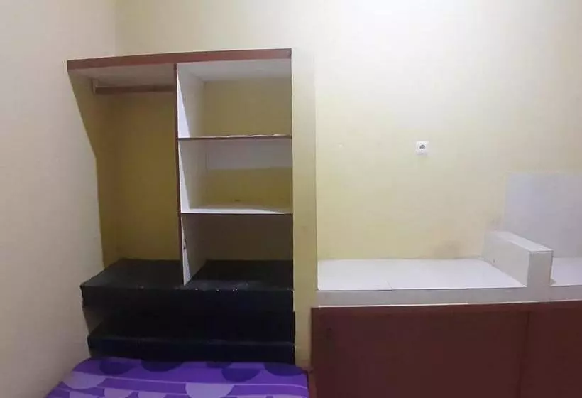 ホテル Koolkost Syariah Near Universitas Hasanuddin Makassar