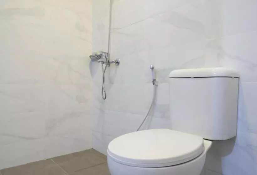 Hotelli Reddoorz @ City Park Medoho Semarang