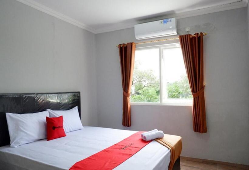Hotel Reddoorz @ City Park Medoho Semarang