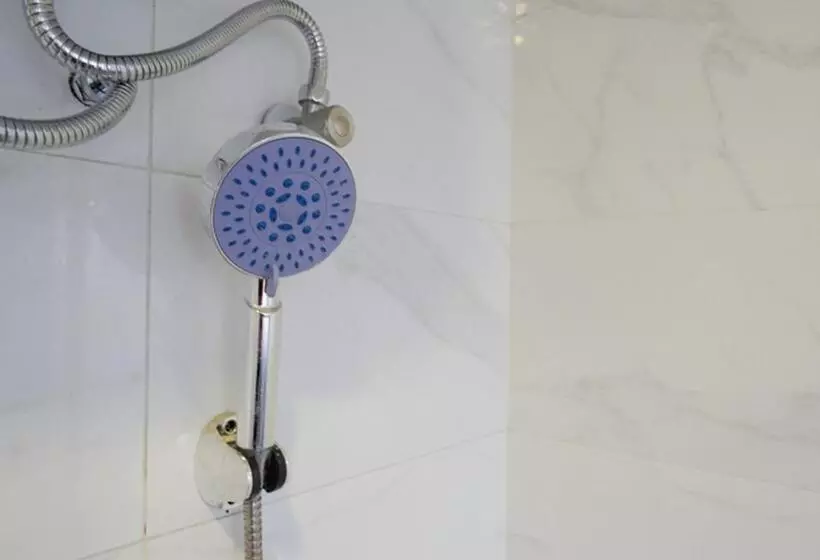 Hotelli Reddoorz @ City Park Medoho Semarang