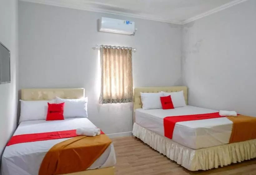 Hotelli Reddoorz @ City Park Medoho Semarang