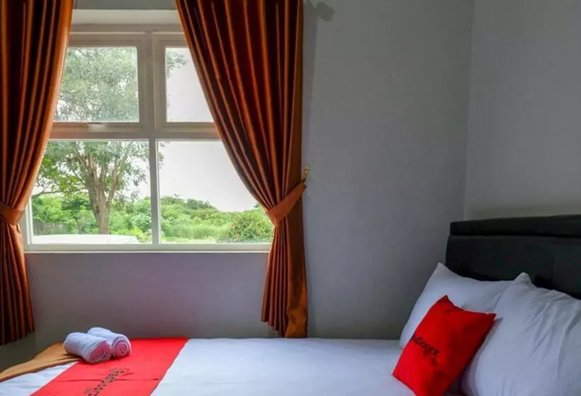 Hotelli Reddoorz @ City Park Medoho Semarang