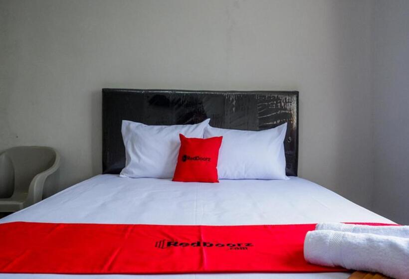 Hotel Reddoorz @ City Park Medoho Semarang