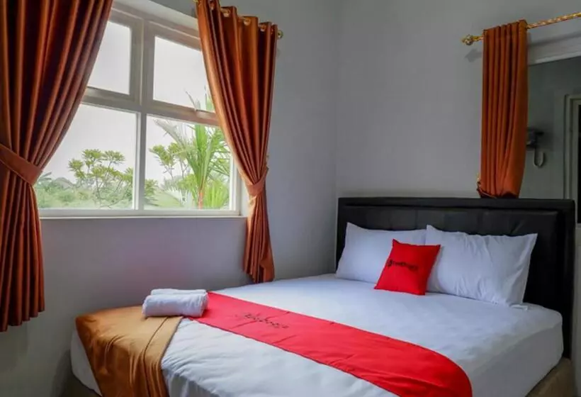 Hotelli Reddoorz @ City Park Medoho Semarang