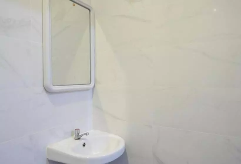 Hotelli Reddoorz @ City Park Medoho Semarang