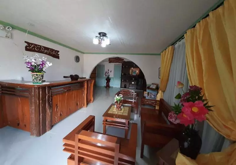 Hotelli Reddoorz Plus Near Bangui Windmills   Vaccinated Staff