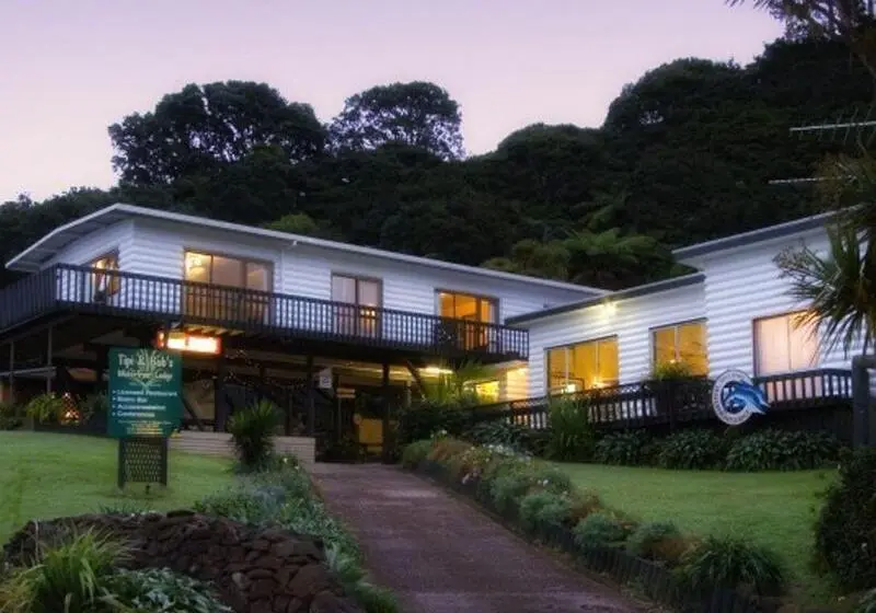 هتل Tipi And Bob's Waterfront Lodge