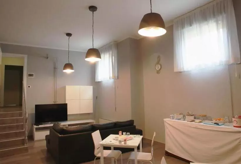 پانسیون Casa Jomi B&b Borghetto Lodigiano