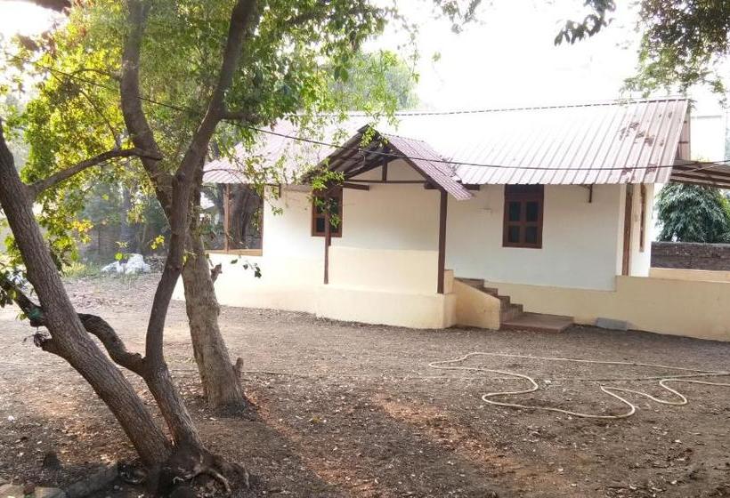 Пансион Kamat Cottages