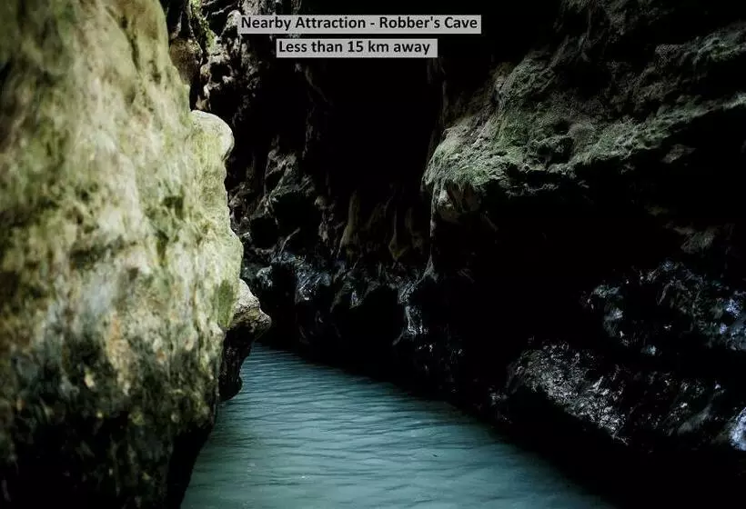 Majatalo Oyo Home 78802 Balaji Bhawan Jhajra