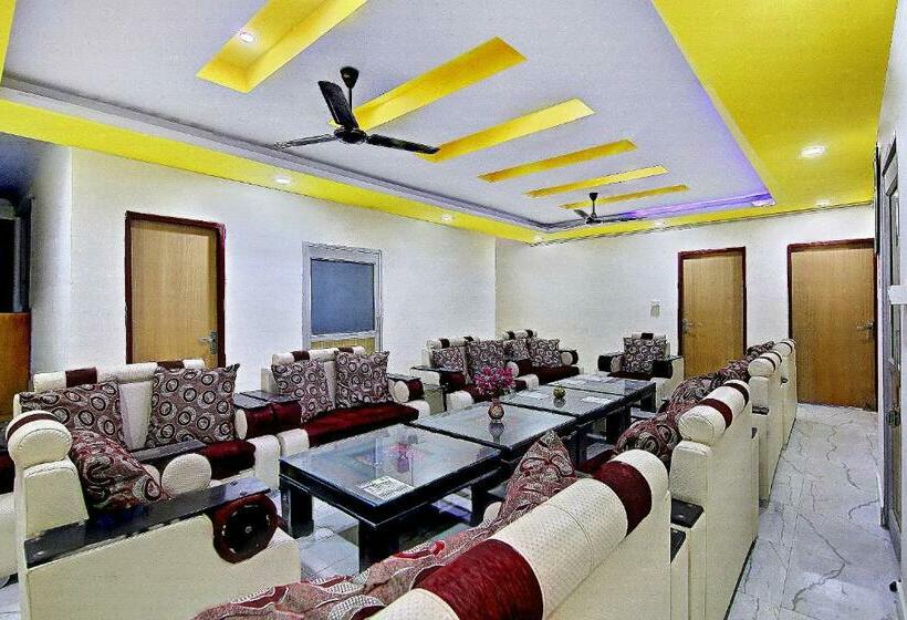 Pensão Oyo Home 78802 Balaji Bhawan Jhajra