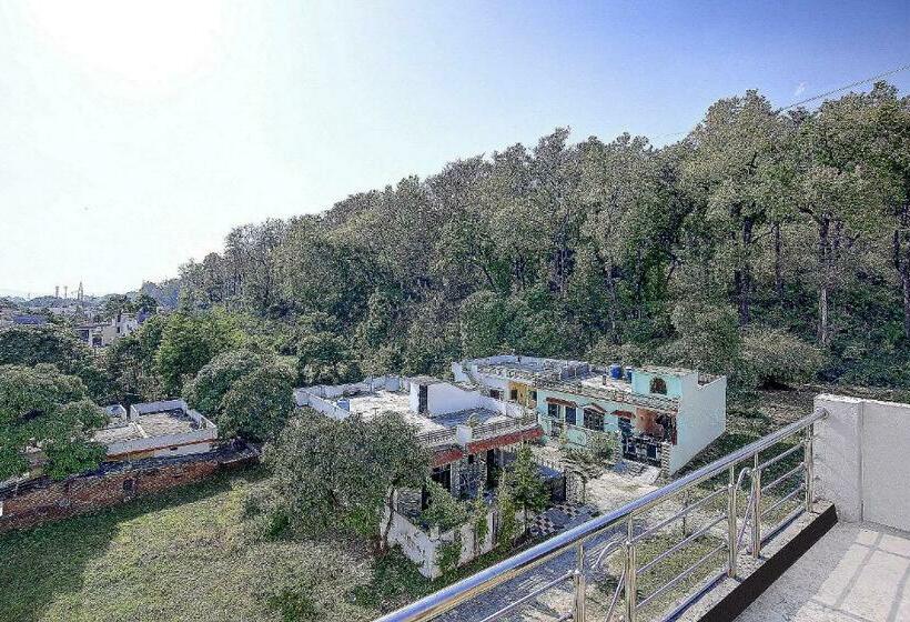 Pensão Oyo Home 78802 Balaji Bhawan Jhajra