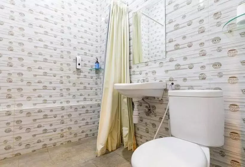 Sans Hotel Rajawali Surabaya By Reddoorz