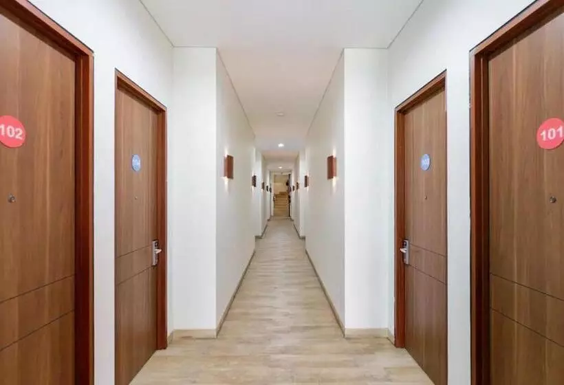 Sans Hotel Rajawali Surabaya By Reddoorz