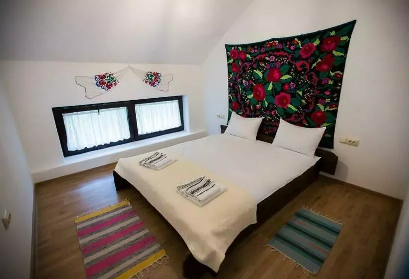 هاستل Muma Codrului