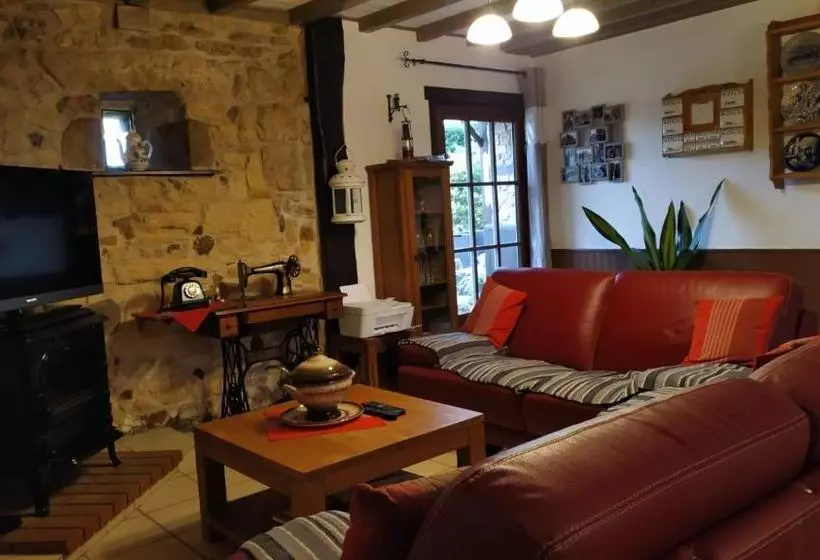 Aamiaismajoitus (B&B) La Grange De Champagnac