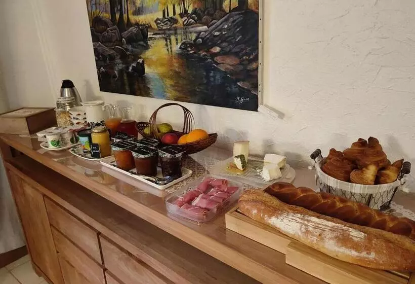 Aamiaismajoitus (B&B) La Grange De Champagnac