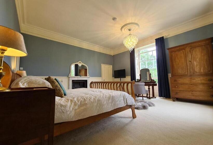 Bed and Breakfast Sloley Hall