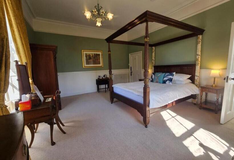 Bed and Breakfast Sloley Hall