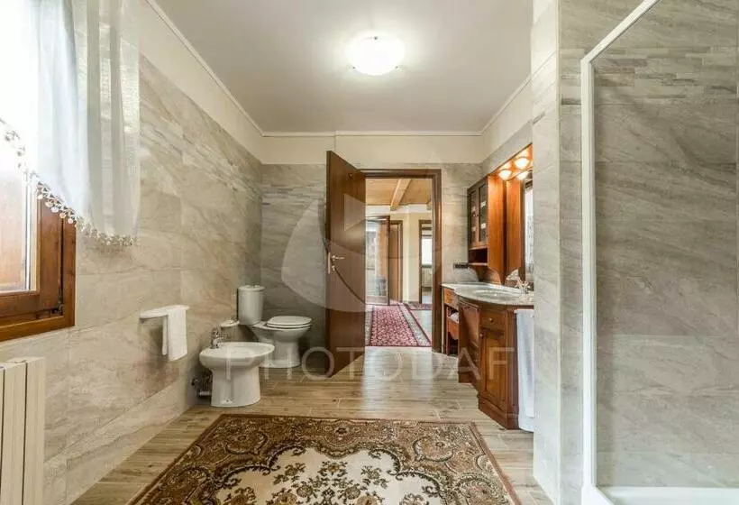 Aamiaismajoitus (B&B) Villa Paselli