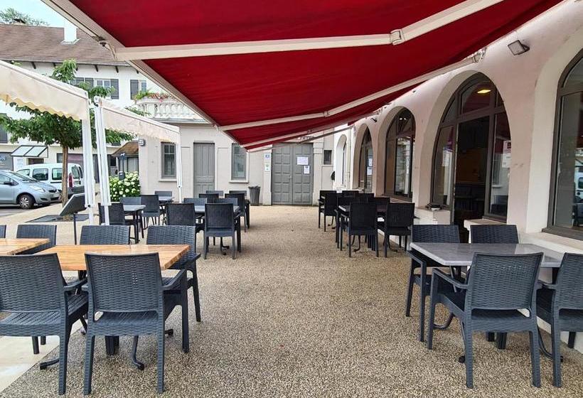 בית מלון כפרי Le Chapon Bressan