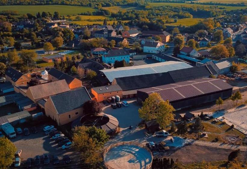 膳宿费 Penzion Selský Dvůr Braňany