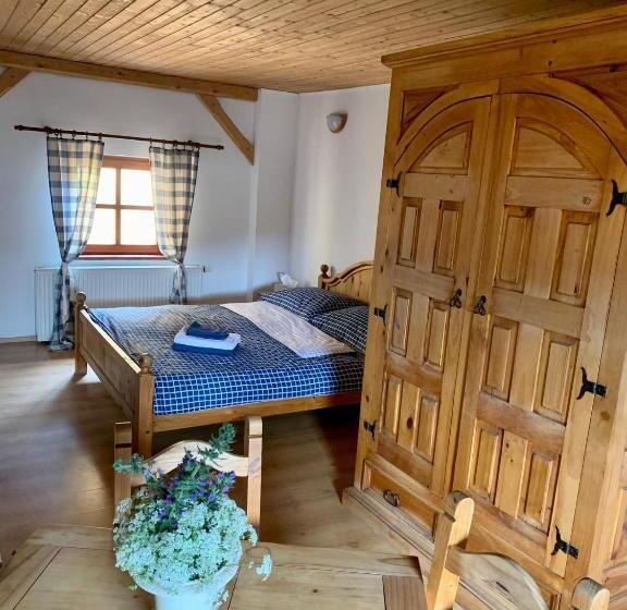 膳宿费 Penzion Selský Dvůr Braňany