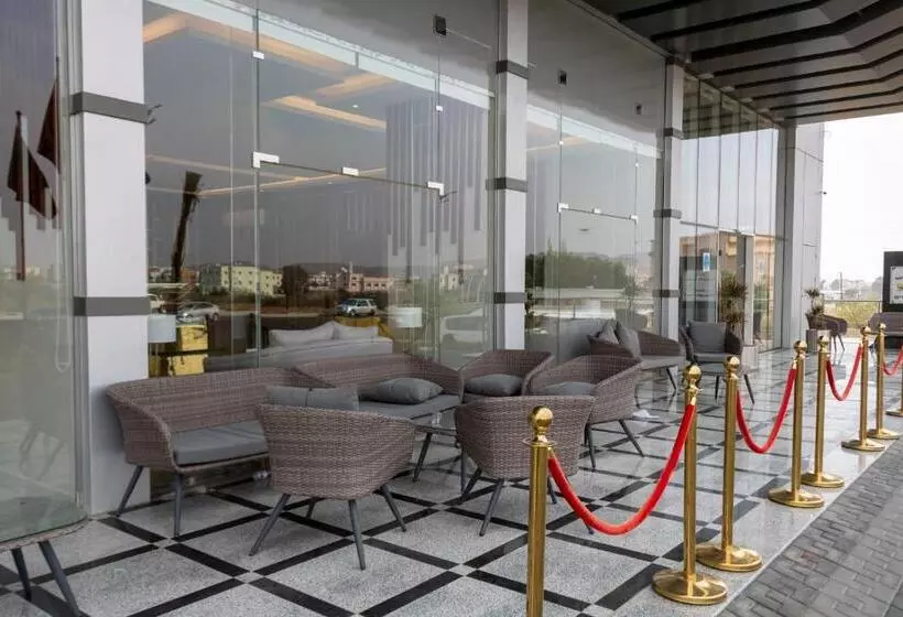 The Palaces Hotel Suites   Wadeen