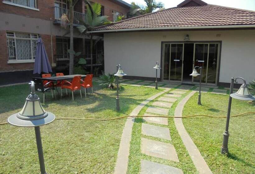 تختخواب و صبحانه Rosewood Lodge