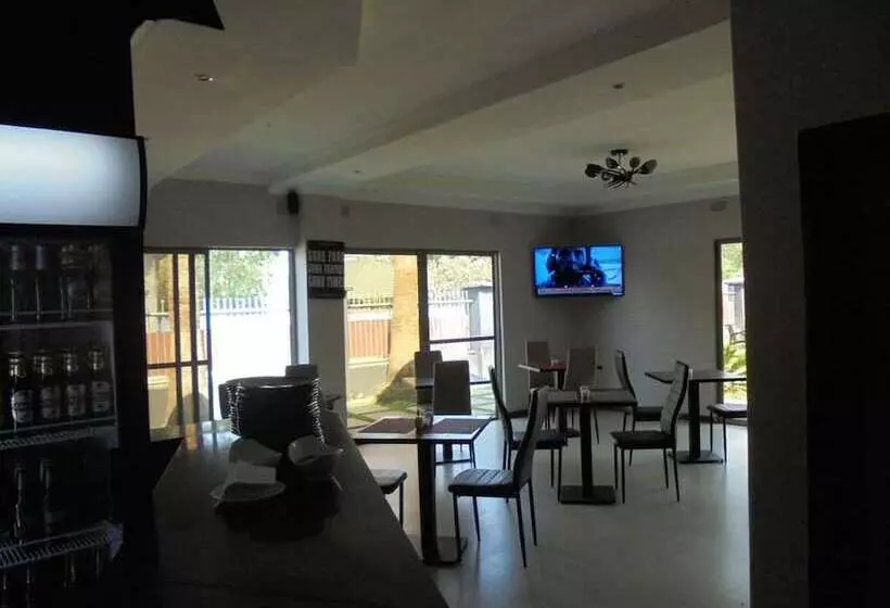 تختخواب و صبحانه Rosewood Lodge