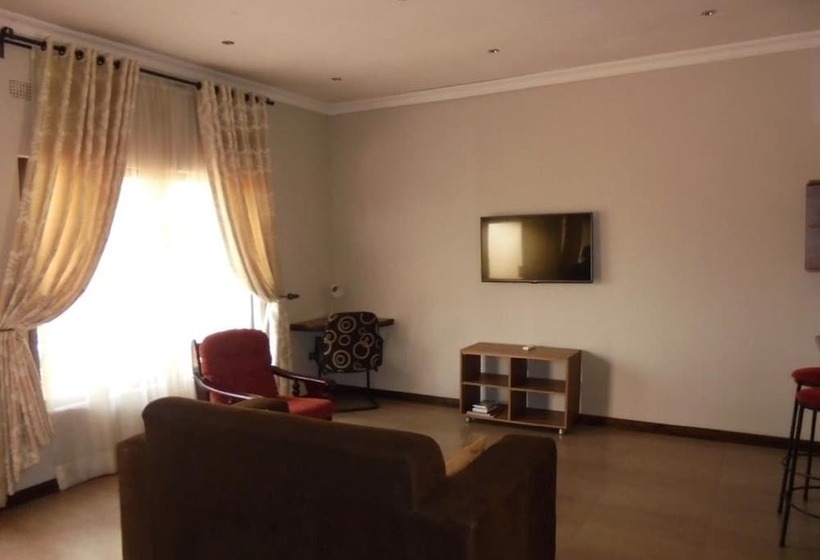 تختخواب و صبحانه Rosewood Lodge